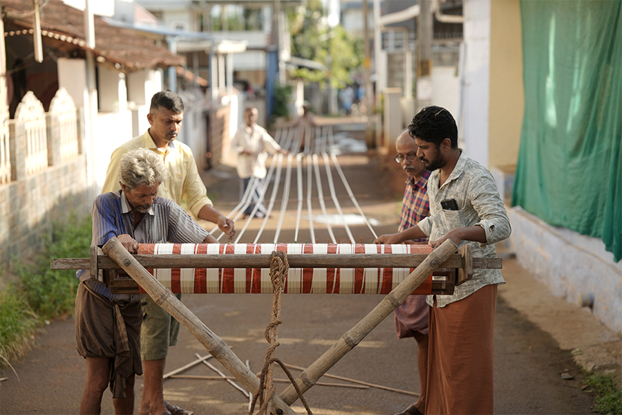 Kasavu saree weaving tradition
